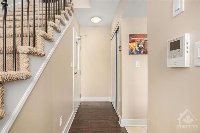 2 - 75 Colonnade Road, Condo with 2 bedrooms, 2 bathrooms and 1 parking in Ottawa ON | Image 4