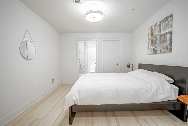 th14 - 30 Nelson St, Townhouse with 2 bedrooms, 3 bathrooms and 1 parking in Toronto ON | Image 14