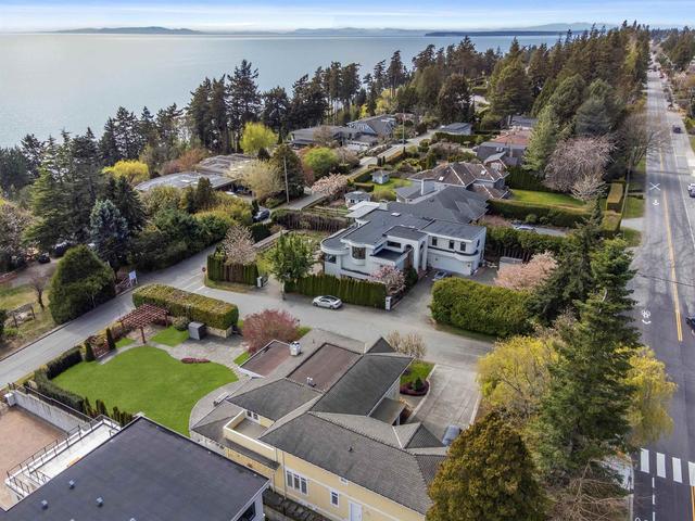 14008 Marine Drive, House detached with 5 bedrooms, 4 bathrooms and 7 parking in White Rock BC | Image 37