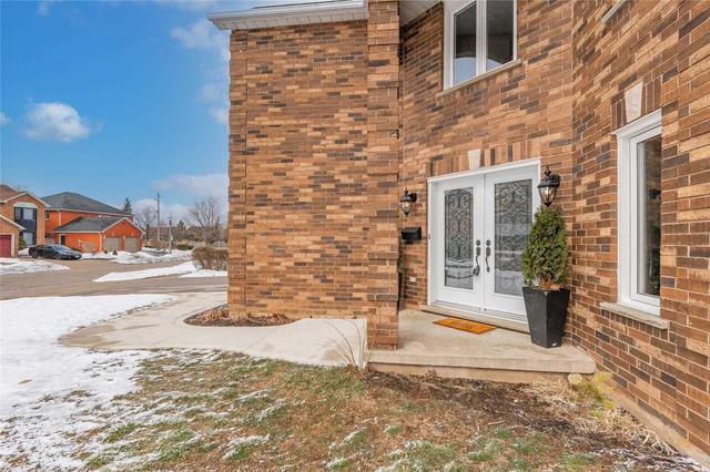 11 Beasley Cres, House detached with 4 bedrooms, 3 bathrooms and 4 parking in Cambridge ON | Image 37