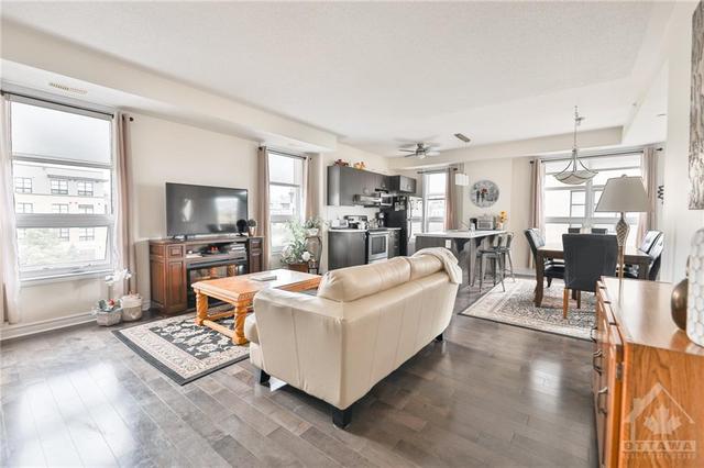 304 - 140 Montblanc Private, Condo with 2 bedrooms, 2 bathrooms and 1 parking in Ottawa ON | Image 3