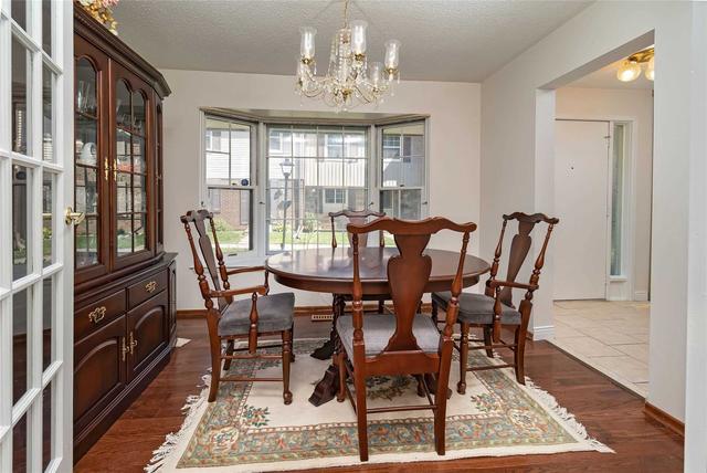 81 Palmdale Dr, Townhouse with 4 bedrooms, 2 bathrooms and 1 parking in Toronto ON | Image 25