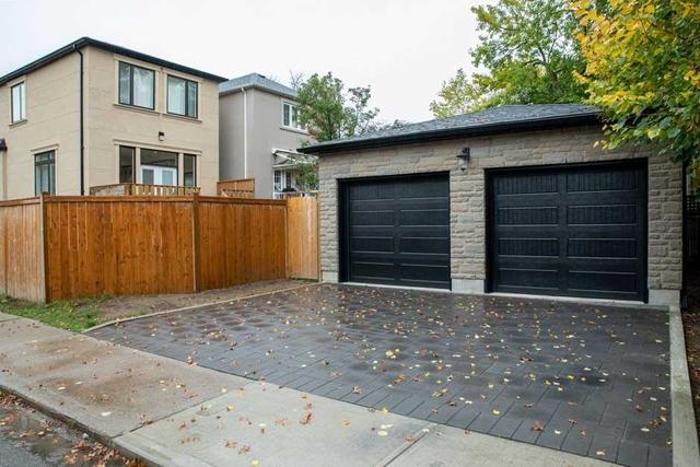 596 Willard Ave, House detached with 4 bedrooms, 5 bathrooms and 4 parking in Toronto ON | Image 35