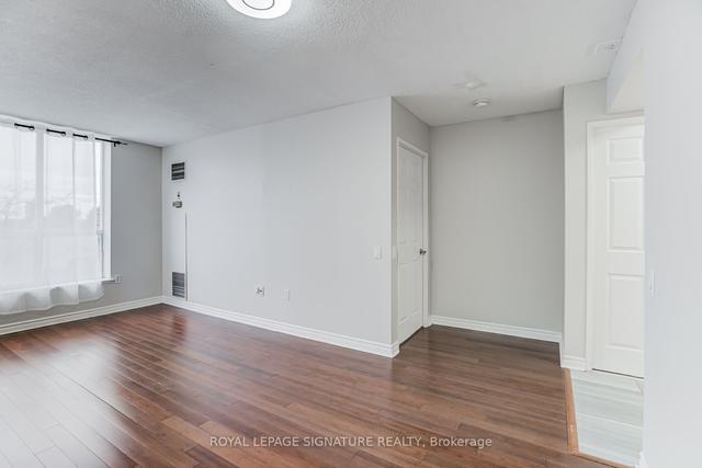 206 - 21 Overlea Blvd, Condo with 1 bedrooms, 1 bathrooms and 1 parking in Toronto ON | Image 3