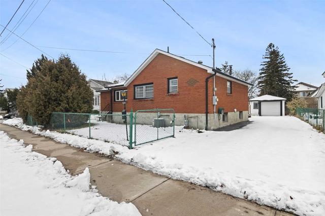1214 Northmount Ave, House detached with 3 bedrooms, 2 bathrooms and 6 parking in Mississauga ON | Image 1