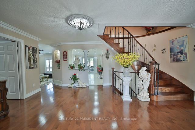 12 Lafleur Crt, House detached with 4 bedrooms, 5 bathrooms and 6 parking in Brampton ON | Image 23