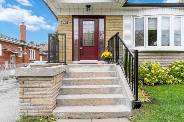 809 Ellesmere Rd, House detached with 3 bedrooms, 2 bathrooms and 3 parking in Toronto ON | Image 1