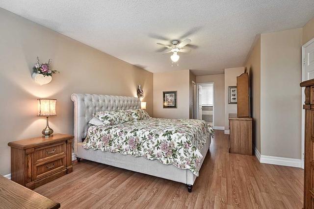 16 Neville Cres, House detached with 4 bedrooms, 3 bathrooms and 4 parking in Brampton ON | Image 9