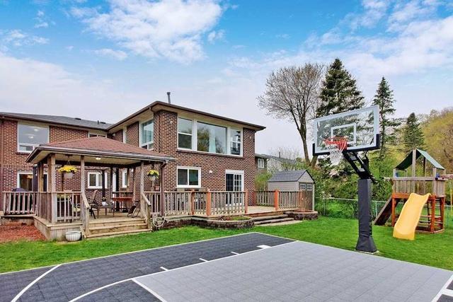 8 Lorraine Cres, House detached with 6 bedrooms, 5 bathrooms and 8 parking in Brampton ON | Image 18