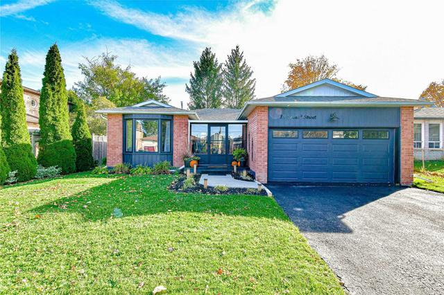13 Corneil St, House detached with 3 bedrooms, 2 bathrooms and 4 parking in Kawartha Lakes ON | Image 12