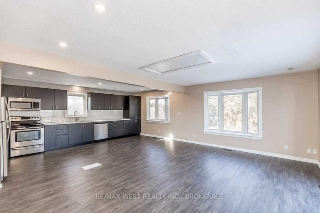 94 Bayview Dr, House other with 2 bedrooms, 5 bathrooms and 6 parking in Barrie ON | Image 10
