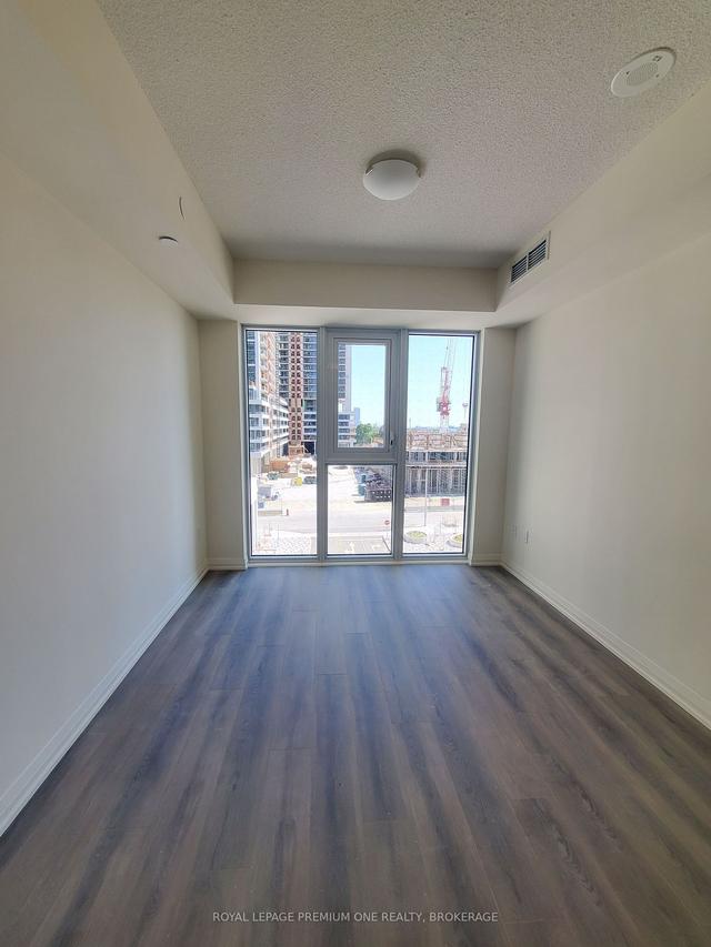 411 - 9000 Jane St, Condo with 2 bedrooms, 3 bathrooms and 1 parking in Vaughan ON | Image 2