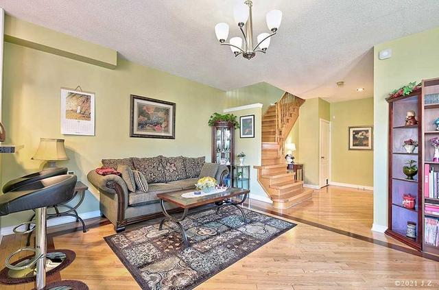5673 Longboat Ave, House semidetached with 3 bedrooms, 4 bathrooms and 3 parking in Mississauga ON | Image 3
