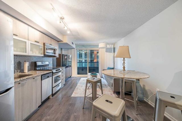 512 - 36 Lisgar St, Condo with 2 bedrooms, 1 bathrooms and 1 parking in Toronto ON | Image 4