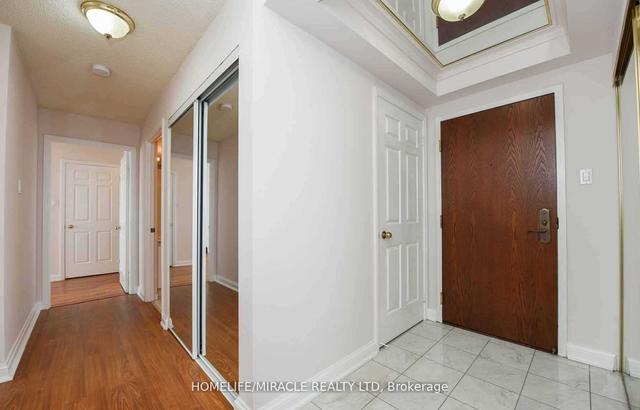 1810 - 24 Hanover Rd, Condo with 3 bedrooms, 2 bathrooms and 2 parking in Brampton ON | Image 27