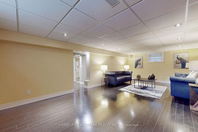 11 Frost St, House detached with 3 bedrooms, 2 bathrooms and 3 parking in Toronto ON | Image 4