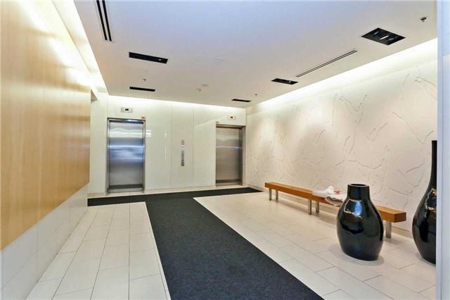1002 - 127 Queen St E, Condo with 1 bedrooms, 1 bathrooms and null parking in Toronto ON | Image 3
