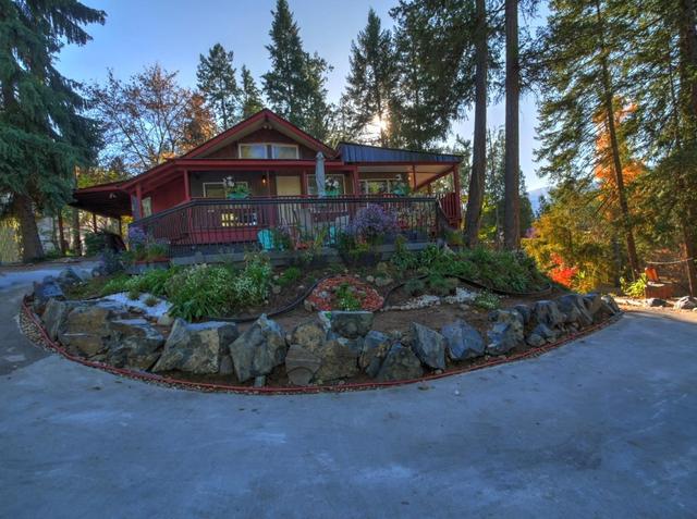 39 Wilkenson Road, House detached with 6 bedrooms, 2 bathrooms and null parking in Kootenay Boundary C BC | Image 1