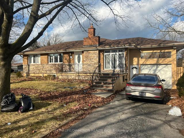 410 Elmwood Ave, House detached with 3 bedrooms, 2 bathrooms and 3 parking in Hamilton ON | Image 2