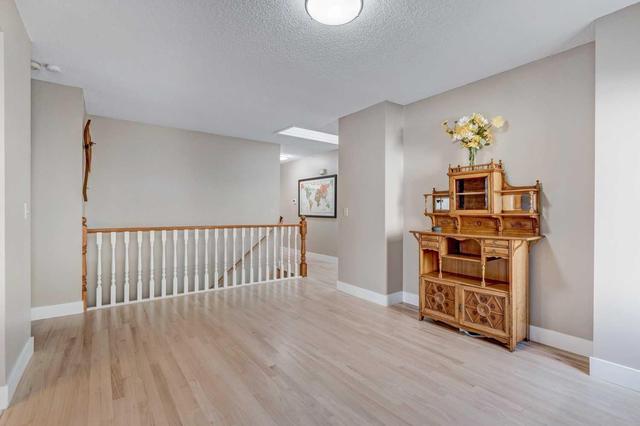 137 Sundown Place Se, House detached with 5 bedrooms, 3 bathrooms and 4 parking in Calgary AB | Image 7