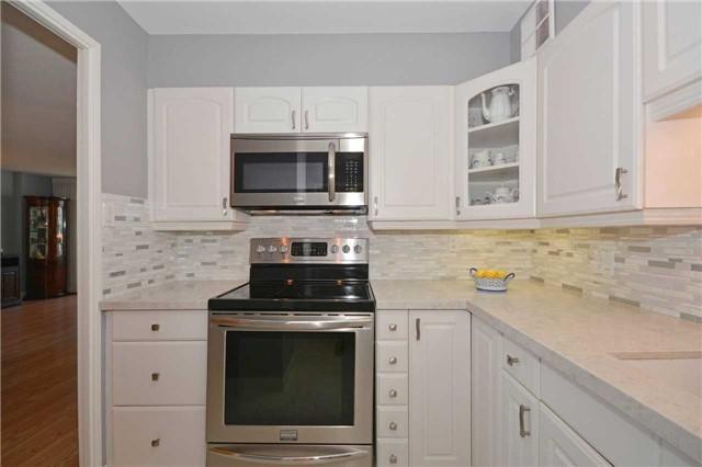 801 - 50 Inverlochy Blvd, Condo with 3 bedrooms, 2 bathrooms and 1 parking in Markham ON | Image 9