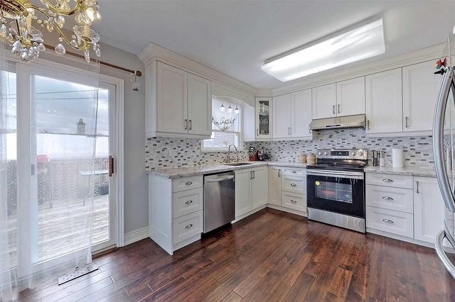 26 Denrock Dr, House detached with 4 bedrooms, 3 bathrooms and 6 parking in Toronto ON | Image 2