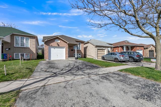 1364 Trowbridge Dr, House detached with 2 bedrooms, 2 bathrooms and 3 parking in Oshawa ON | Image 1