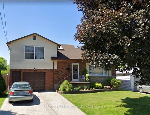 722 Tenth Ave, House detached with 4 bedrooms, 1 bathrooms and 4 parking in Hamilton ON | Card Image
