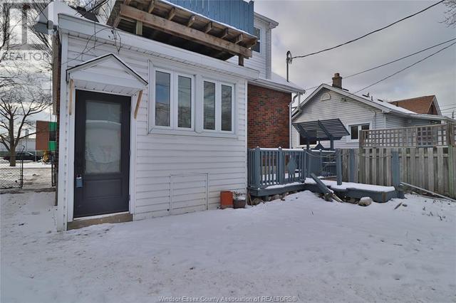 2260 Cadillac #Upper, House detached with 2 bedrooms, 1 bathrooms and null parking in Windsor ON | Image 2