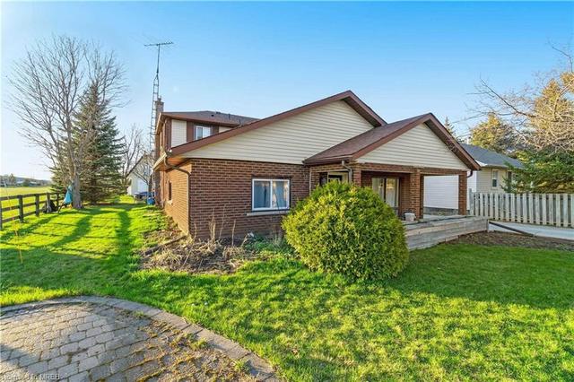 9622 Tenth Side Road, House detached with 5 bedrooms, 3 bathrooms and null parking in Erin ON | Image 2
