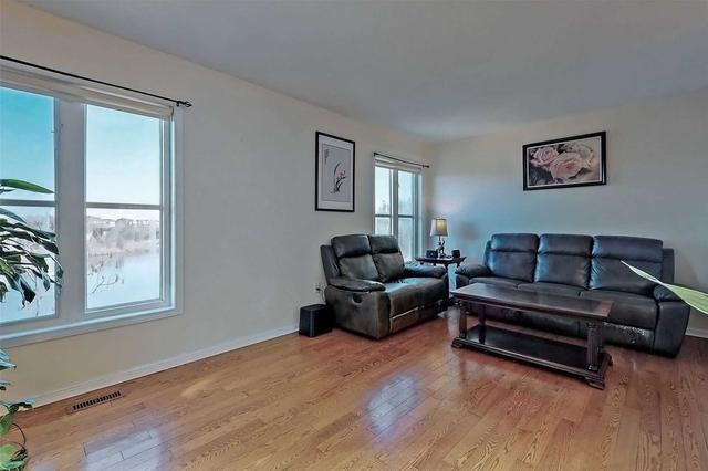 3 Chicory Lane, House attached with 3 bedrooms, 4 bathrooms and 4 parking in Toronto ON | Image 29