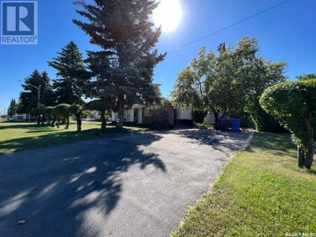 501 5th Avenue E, House detached with 2 bedrooms, 1 bathrooms and null parking in Melville SK | Image 44