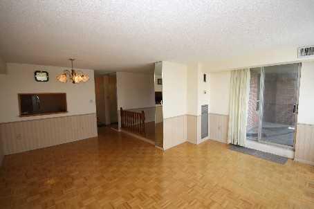 609 - 2365 Kennedy Rd, Condo with 2 bedrooms, 2 bathrooms and 1 parking in Toronto ON | Image 5