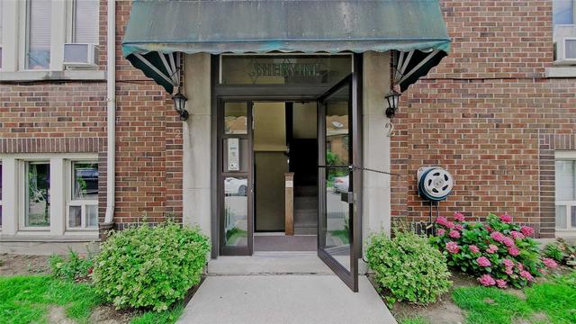 15 - 2 Vineland Ave S, Condo with 2 bedrooms, 1 bathrooms and 1 parking in Hamilton ON | Image 22