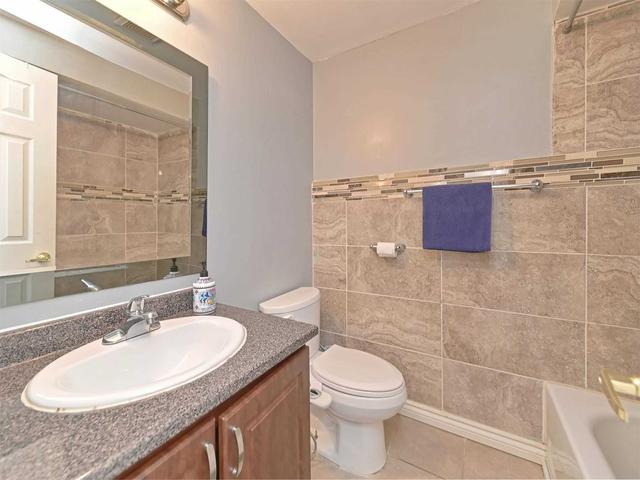 162 Hansen Rd N, House semidetached with 3 bedrooms, 4 bathrooms and 5 parking in Brampton ON | Image 20