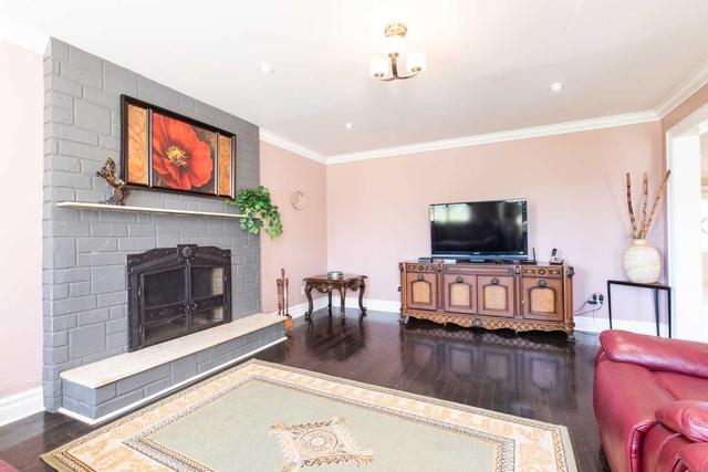 34 Fenton Way, House detached with 4 bedrooms, 5 bathrooms and 19 parking in Brampton ON | Image 3
