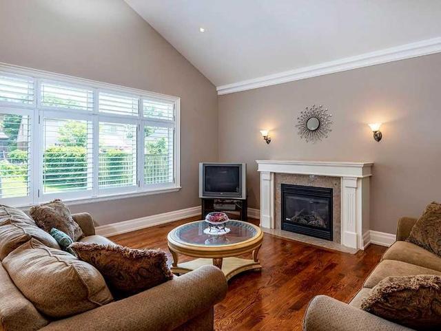 189 Beta St, House detached with 4 bedrooms, 4 bathrooms and 2 parking in Toronto ON | Image 8