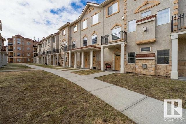 93 - 13825 155 Av Nw, House attached with 2 bedrooms, 1 bathrooms and 2 parking in Edmonton AB | Image 2