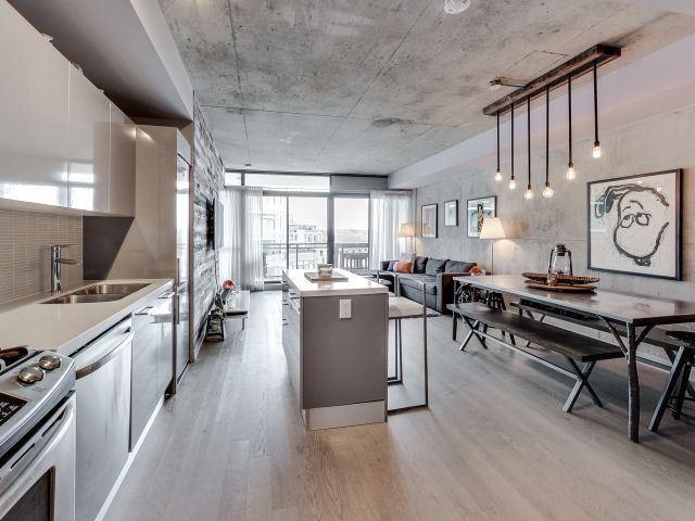 810 - 319 Carlaw Ave, Condo with 2 bedrooms, 2 bathrooms and 1 parking in Toronto ON | Image 4