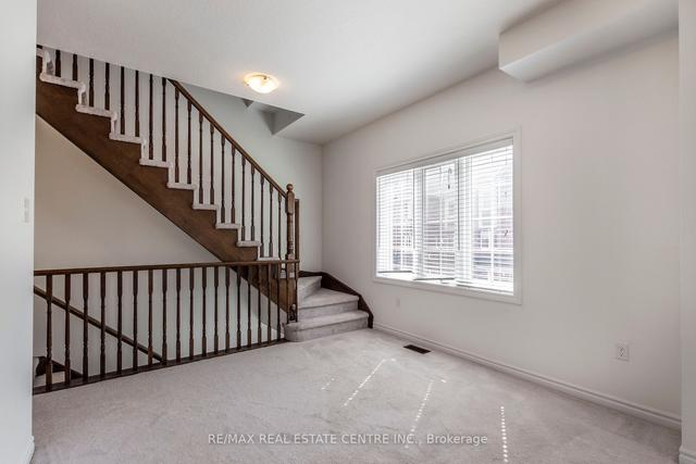 27 - 88 Decorso Dr, Townhouse with 3 bedrooms, 2 bathrooms and 2 parking in Guelph ON | Image 8