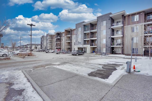 403 - 355 Taralake Way Ne, Condo with 2 bedrooms, 2 bathrooms and 1 parking in Calgary AB | Image 2
