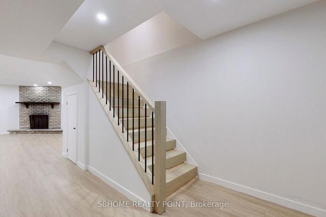 4 Farmstead Rd, Townhouse with 4 bedrooms, 3 bathrooms and 2 parking in Toronto ON | Image 8