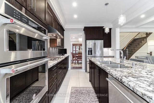 38 Tremblant Cres, House detached with 5 bedrooms, 6 bathrooms and 5 parking in Vaughan ON | Image 7