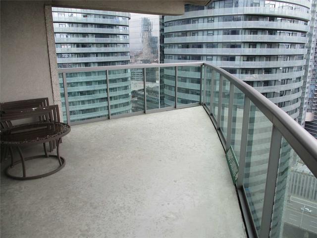 3611 - 30 Grand Trunk Cres, Condo with 2 bedrooms, 2 bathrooms and 1 parking in Toronto ON | Image 39