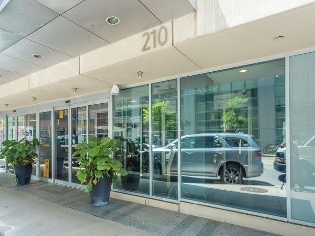 2513 - 210 Victoria St, Condo with 1 bedrooms, 2 bathrooms and 0 parking in Toronto ON | Image 12
