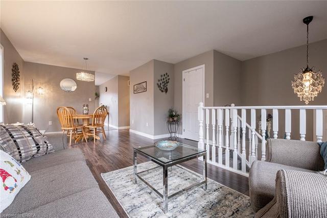 16 Dowden Avenue, House detached with 4 bedrooms, 2 bathrooms and 4 parking in Brantford ON | Image 8