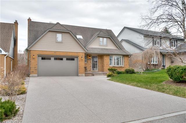 374 Westridge Drive, House detached with 4 bedrooms, 2 bathrooms and 6 parking in Waterloo ON | Image 3