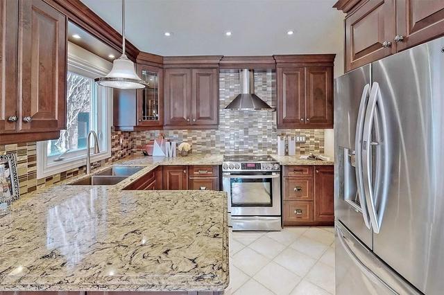 5362 Westhampton Rd, House detached with 5 bedrooms, 4 bathrooms and 6 parking in Mississauga ON | Image 3
