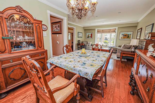 21 Madelaine Cres, House detached with 4 bedrooms, 3 bathrooms and 8 parking in Brampton ON | Image 3