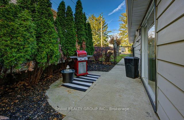 102 Teal Ave, House detached with 2 bedrooms, 1 bathrooms and 3 parking in Hamilton ON | Image 21